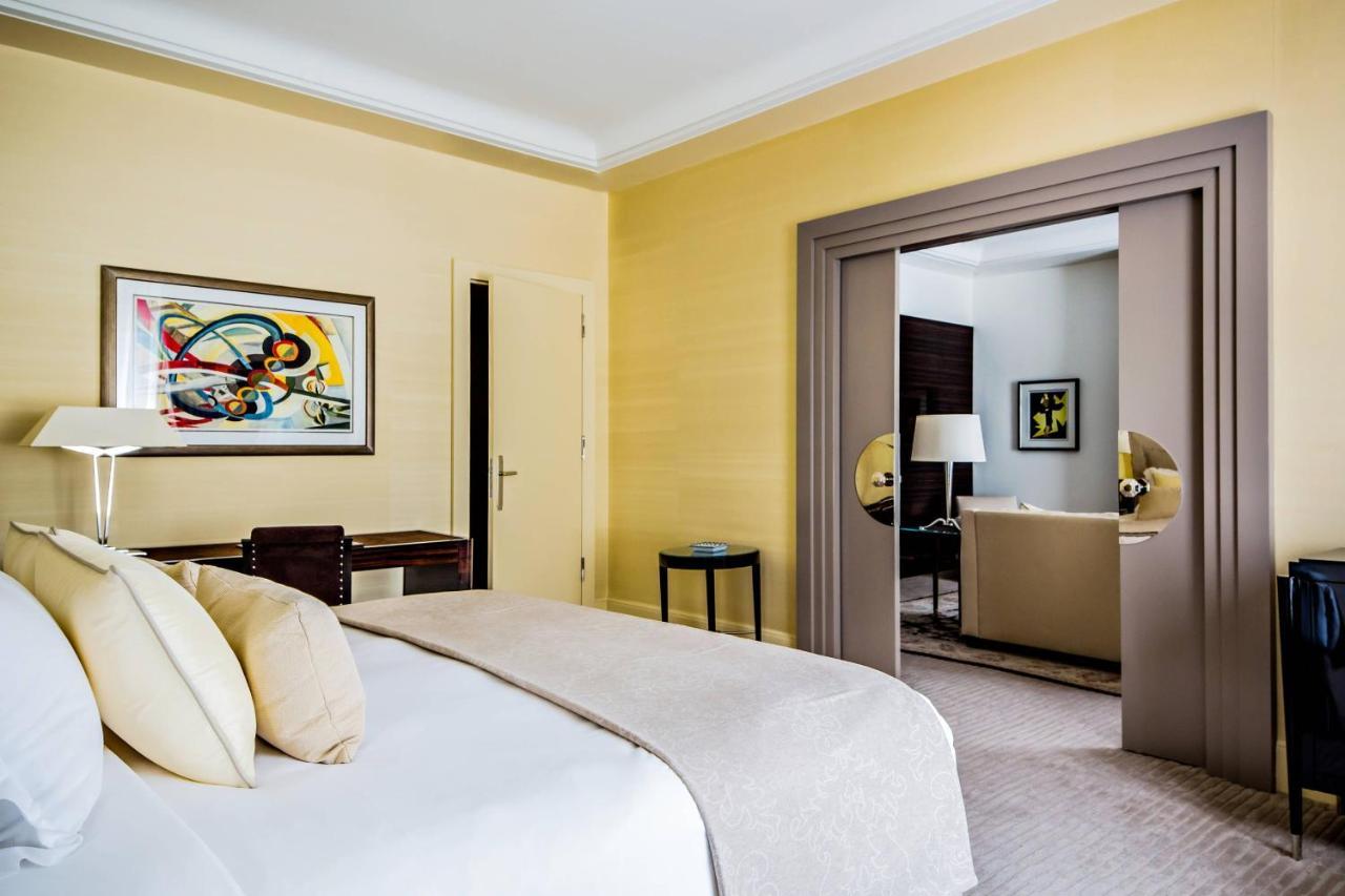 Prince De Galles, A Luxury Collection Hotel, Paris Exterior photo
