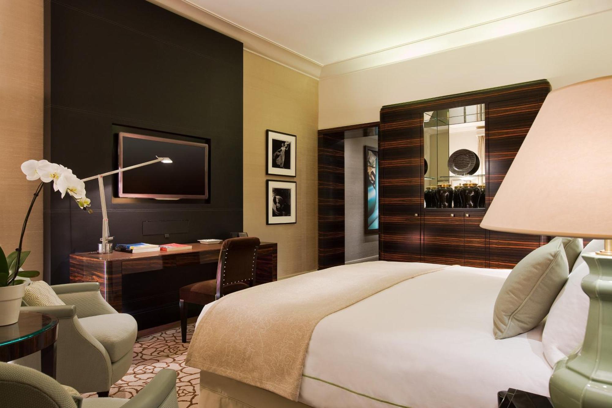Prince De Galles, A Luxury Collection Hotel, Paris Exterior photo
