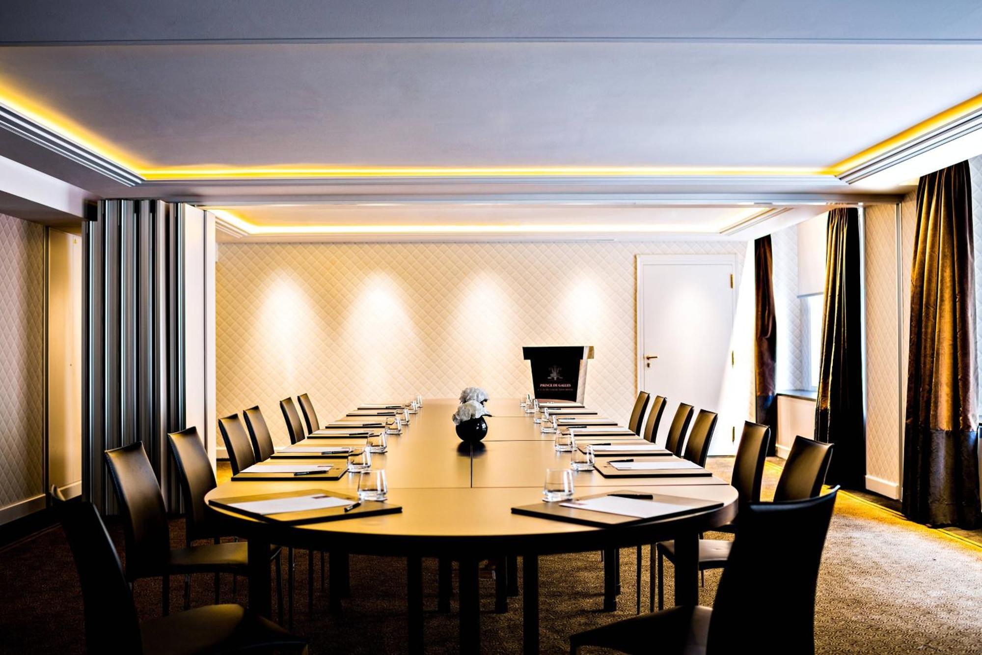 Prince De Galles, A Luxury Collection Hotel, Paris Exterior photo